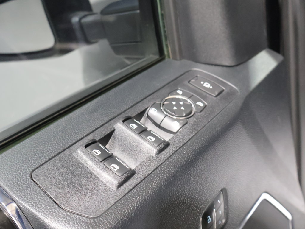 Used 2018 Ford F350 Platinum w/ Platinum Ultimate Package AWD/4WD image 13