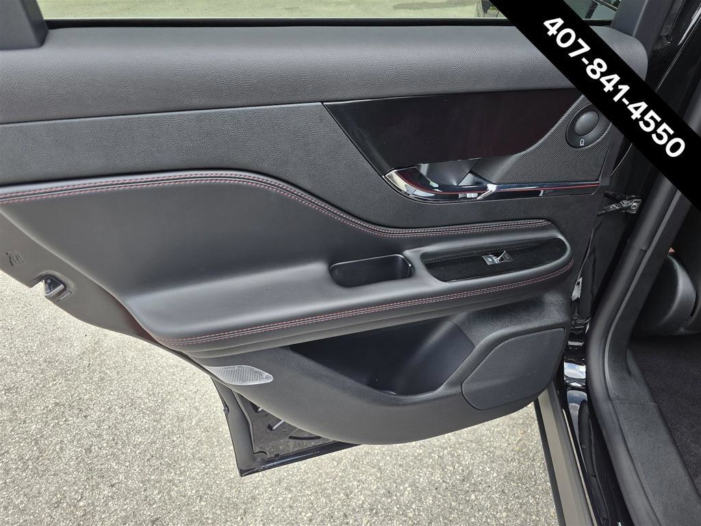 New 2025 Lincoln Corsair Grand Touring w/ Equipment Group 302A AWD/4WD image 9