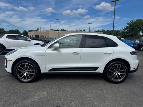Used 2023 Porsche Macan AWD/4WD image 3