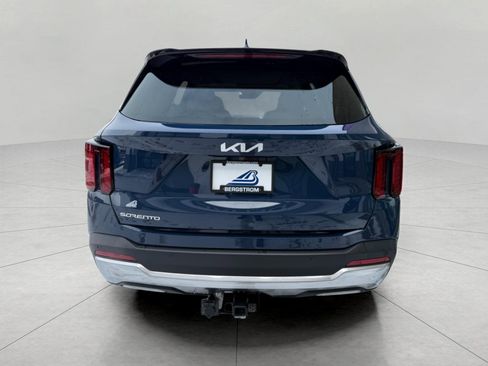 Certified 2025 Kia Sorento EX w/ Panoramic Sunroof Package image 9