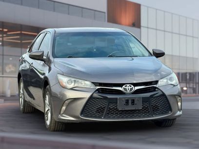 Used 2017 Toyota Camry SE w/ Moonroof Package