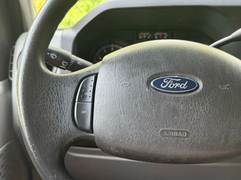Used 2015 Ford E-350 and Econoline 350 Super Duty image 13