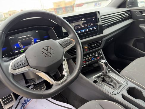 Used 2025 Volkswagen Jetta Sport image 13