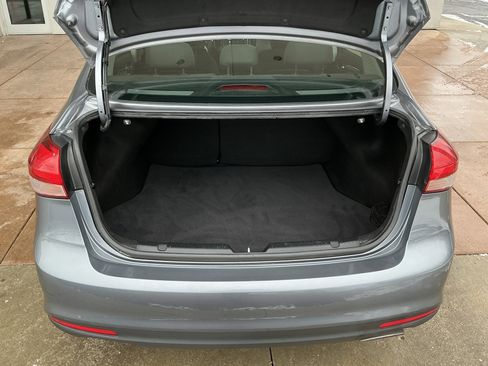 Used 2017 Kia Forte S image 24