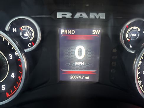 Used 2024 RAM 3500 Big Horn image 21