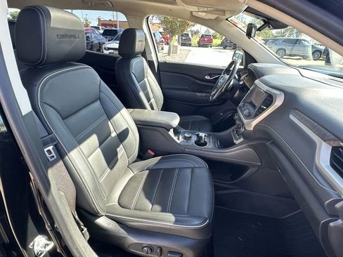 Used 2022 GMC Acadia Denali w/ GMC Pro Grade Package image 29