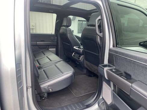 Used 2025 Ford F150 Lariat AWD/4WD image 18