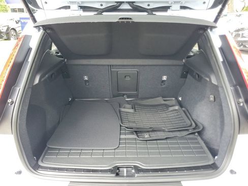 Certified 2024 Volvo XC40 B5 Plus w/ Climate Package AWD/4WD image 9