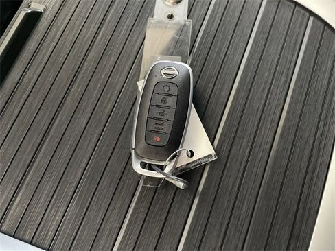 New 2025 Nissan Armada SL w/ Captain's Chari Seat Package image 38