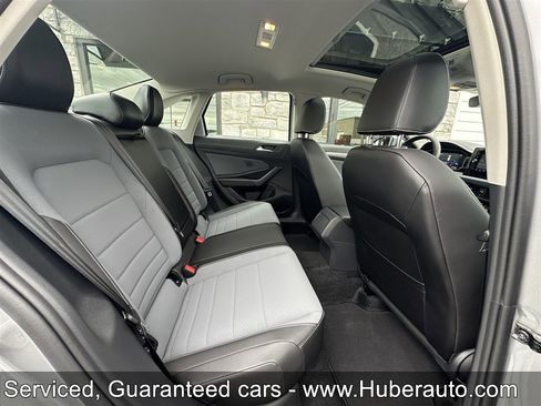 Used 2026 Volkswagen Jetta SE FWD image 17