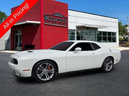 Used 2020 Dodge Challenger R/T RWD image 1