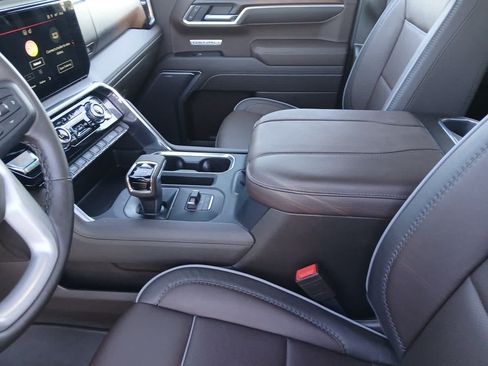 Used 2025 GMC Sierra 1500 Denali w/ Technology Package AWD/4WD image 25