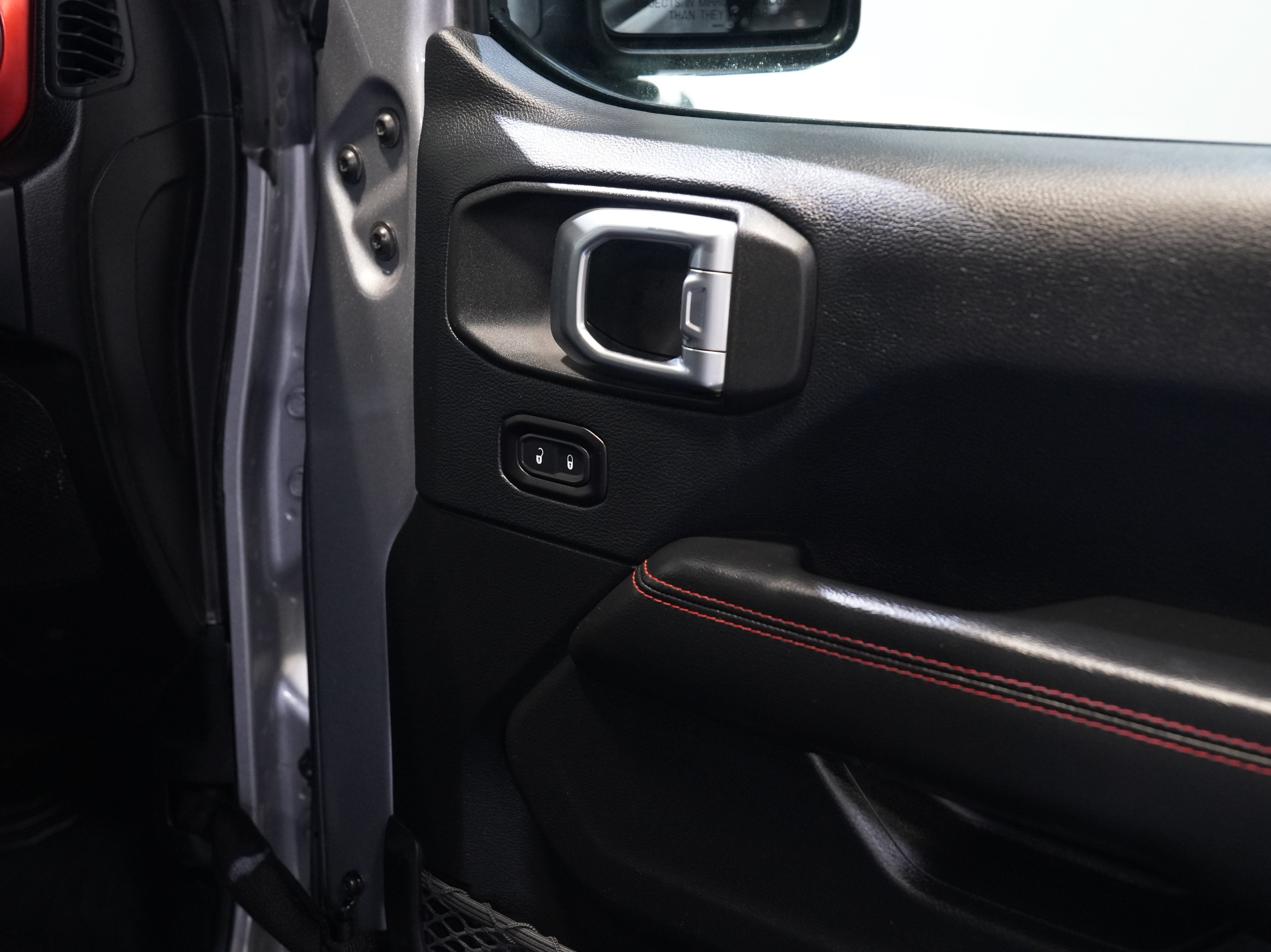 Used 2018 Jeep Wrangler Rubicon AWD/4WD image 28