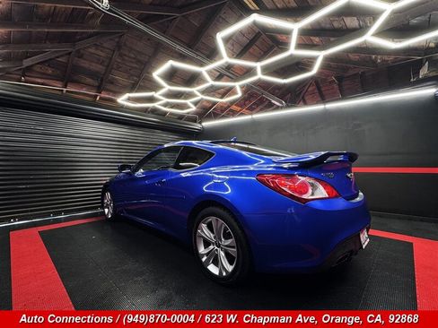 Used 2010 Hyundai Genesis 3.8 RWD image 4