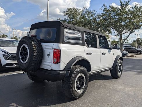 Used 2022 Ford Bronco Black Diamond w/ Sasquatch Package image 4