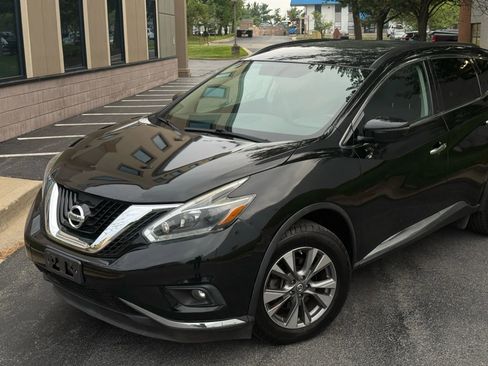 Used 2018 Nissan Murano SV image 2