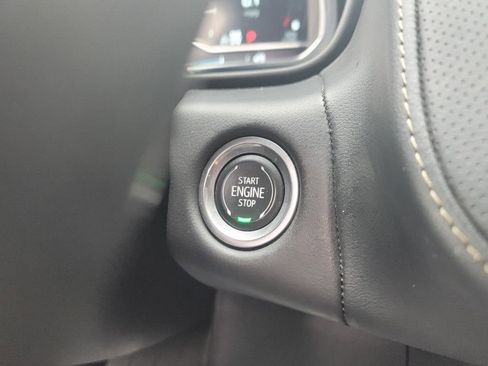 Used 2023 GMC Yukon XL SLT AWD/4WD image 28