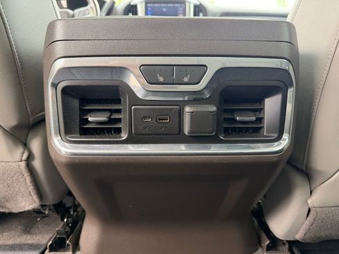 Used 2019 Chevrolet Silverado 1500 LTZ w/ LTZ Premium Package AWD/4WD image 18