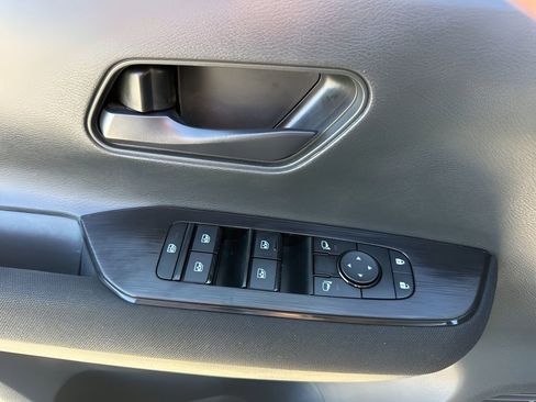 Used 2025 Nissan Kicks S image 23