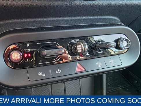 Used 2025 MINI Cooper 4-Door Hardtop image 19