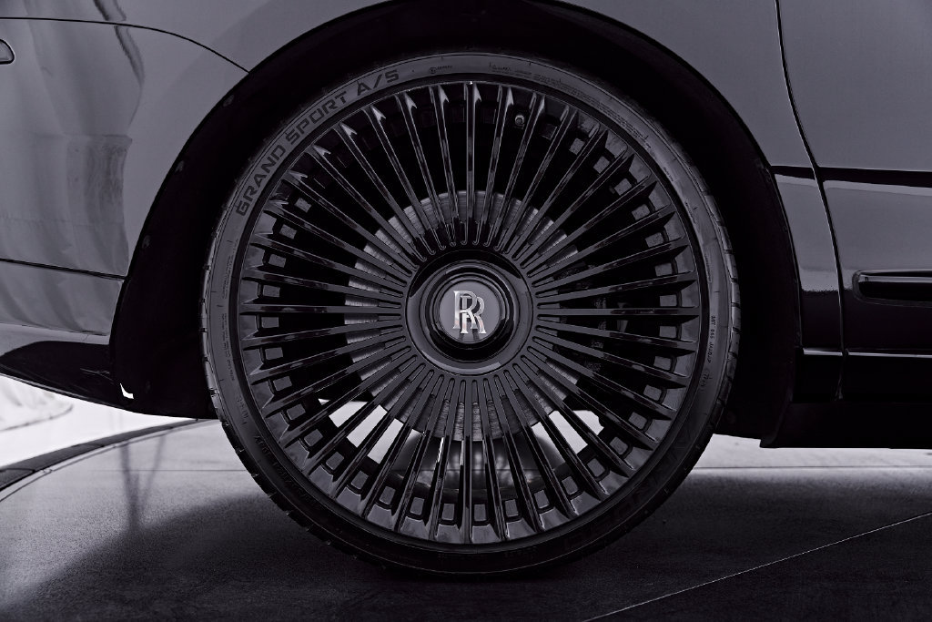 Used 2020 Rolls-Royce Cullinan AWD/4WD image 32