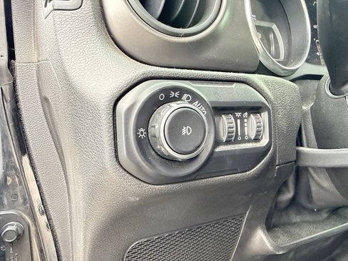 Used 2021 Jeep Wrangler Unlimited Sport AWD/4WD image 9