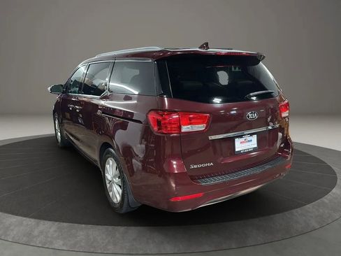 Used 2018 Kia Sedona EX image 3