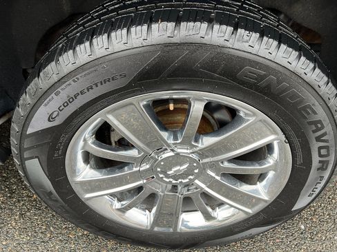 Used 2016 Chevrolet Suburban LT image 38