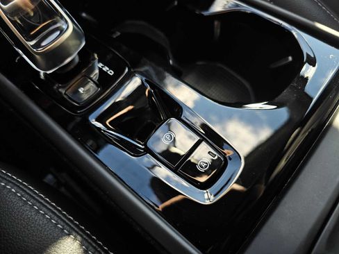 Certified 2025 Volvo XC40 B5 Plus w/ Climate Package image 36