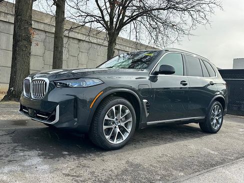 New 2026 BMW X5 xDrive50e w/ Climate Comfort Package image 2