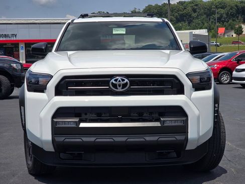 Used 2025 Toyota 4Runner SR5 AWD/4WD image 4