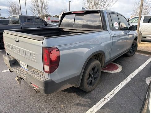 Used 2025 Honda Ridgeline Black Edition image 5