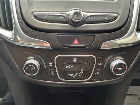 Used 2018 Chevrolet Equinox LT FWD image 24