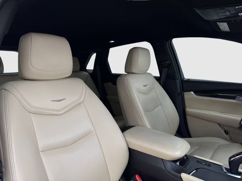 Used 2019 Cadillac XT5 FWD image 39