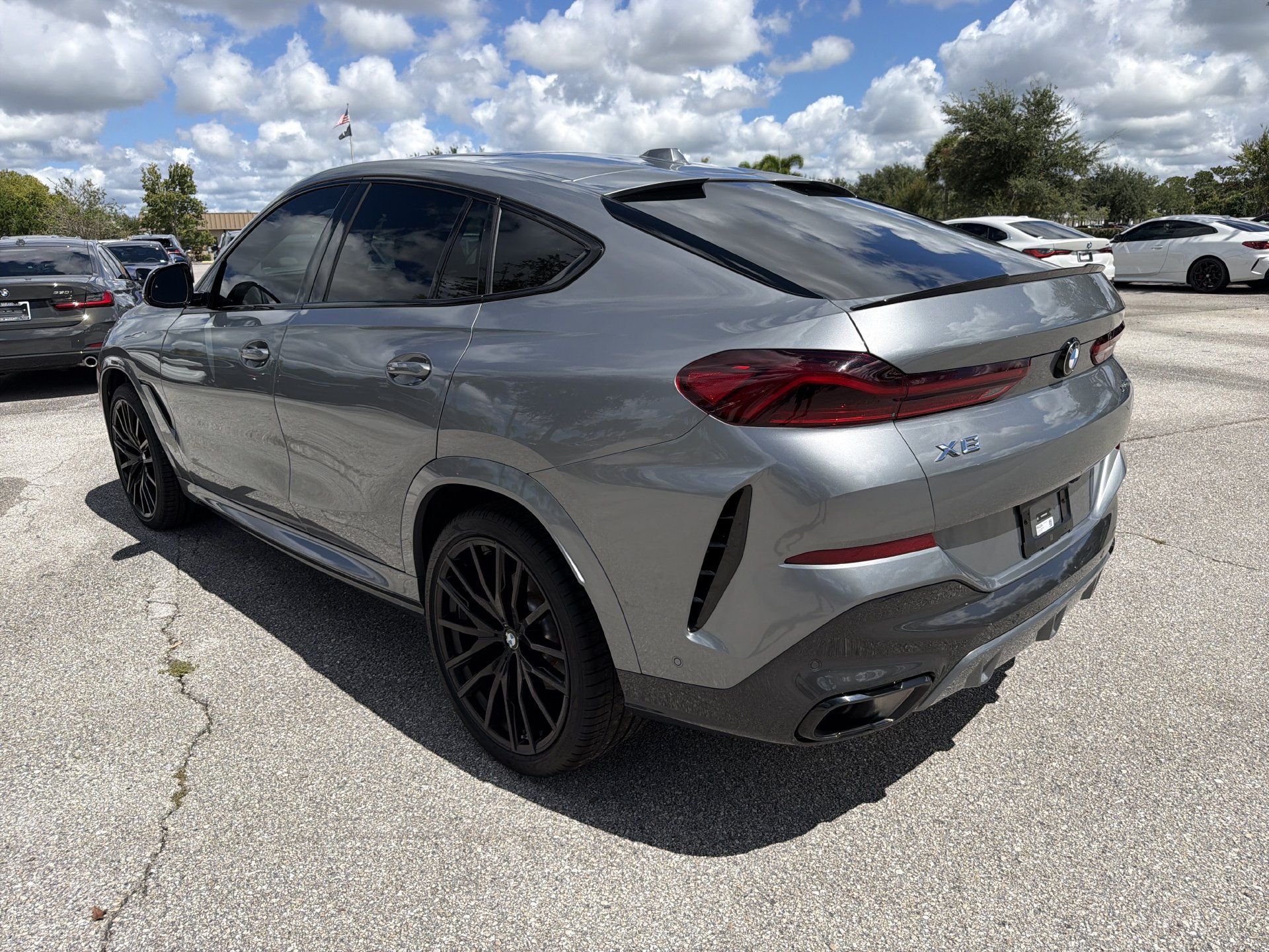 Certified 2024 BMW X6 xDrive40i w/ Premium Package AWD/4WD image 6