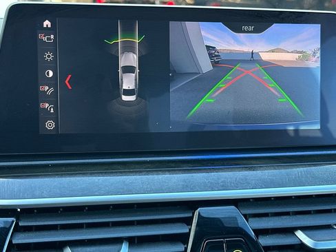 Used 2019 BMW 530e w/ M Sport Package image 21