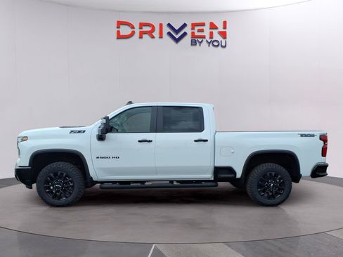 New 2026 Chevrolet Silverado 2500 LT w/ Trail Boss Package AWD/4WD image 2