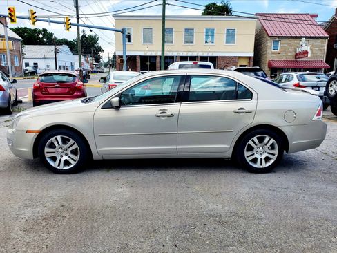 Used 2009 Ford Fusion SEL FWD image 3
