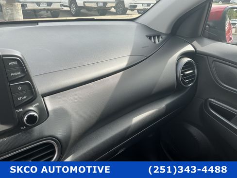 Used 2021 Hyundai Kona Limited AWD/4WD image 24