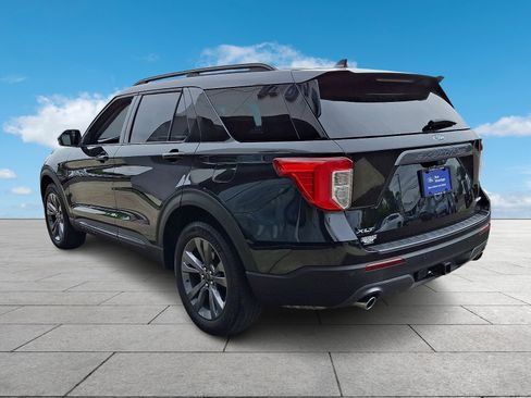 Certified 2023 Ford Explorer XLT w/ Equipment Group 202A AWD/4WD image 4