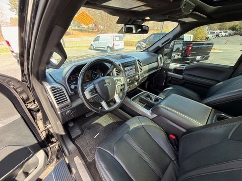 Used 2017 Ford F350 Platinum w/ Platinum Ultimate Package image 6