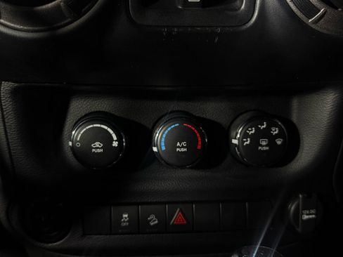 Used 2015 Jeep Wrangler Unlimited Sport w/ Quick Order Package 24S AWD/4WD image 15
