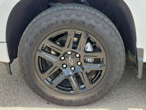 Used 2023 Chevrolet Silverado 1500 RST w/ Z71 Off-Road Package AWD/4WD image 17