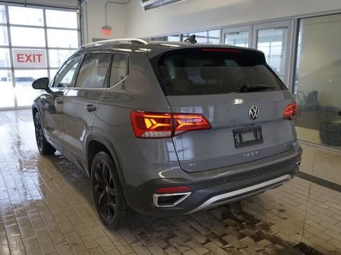 Used 2022 Volkswagen Taos SE image 10