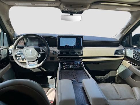 Used 2022 Lincoln Navigator L Reserve AWD/4WD image 24