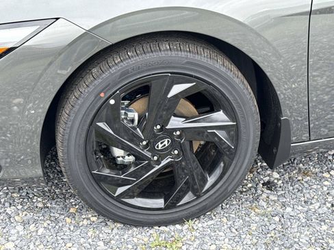 New 2026 Hyundai Elantra Sport FWD image 17