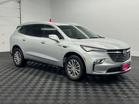 Used 2022 Buick Enclave Premium image 6