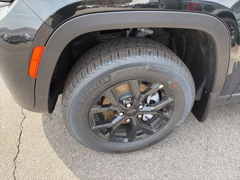 New 2026 Jeep Grand Cherokee 4WD image 7