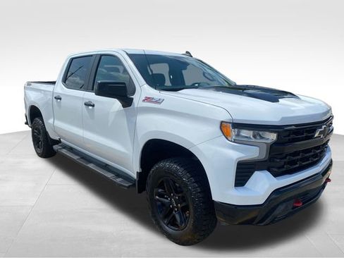 Used 2024 Chevrolet Silverado 1500 LT Trail Boss w/ Protection Package AWD/4WD image 9