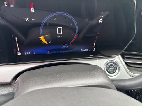 Used 2025 Chevrolet Trax LT image 34